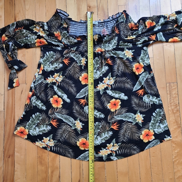 DEX Floral Medium Off the Sholder Top - Picture 6 of 6
